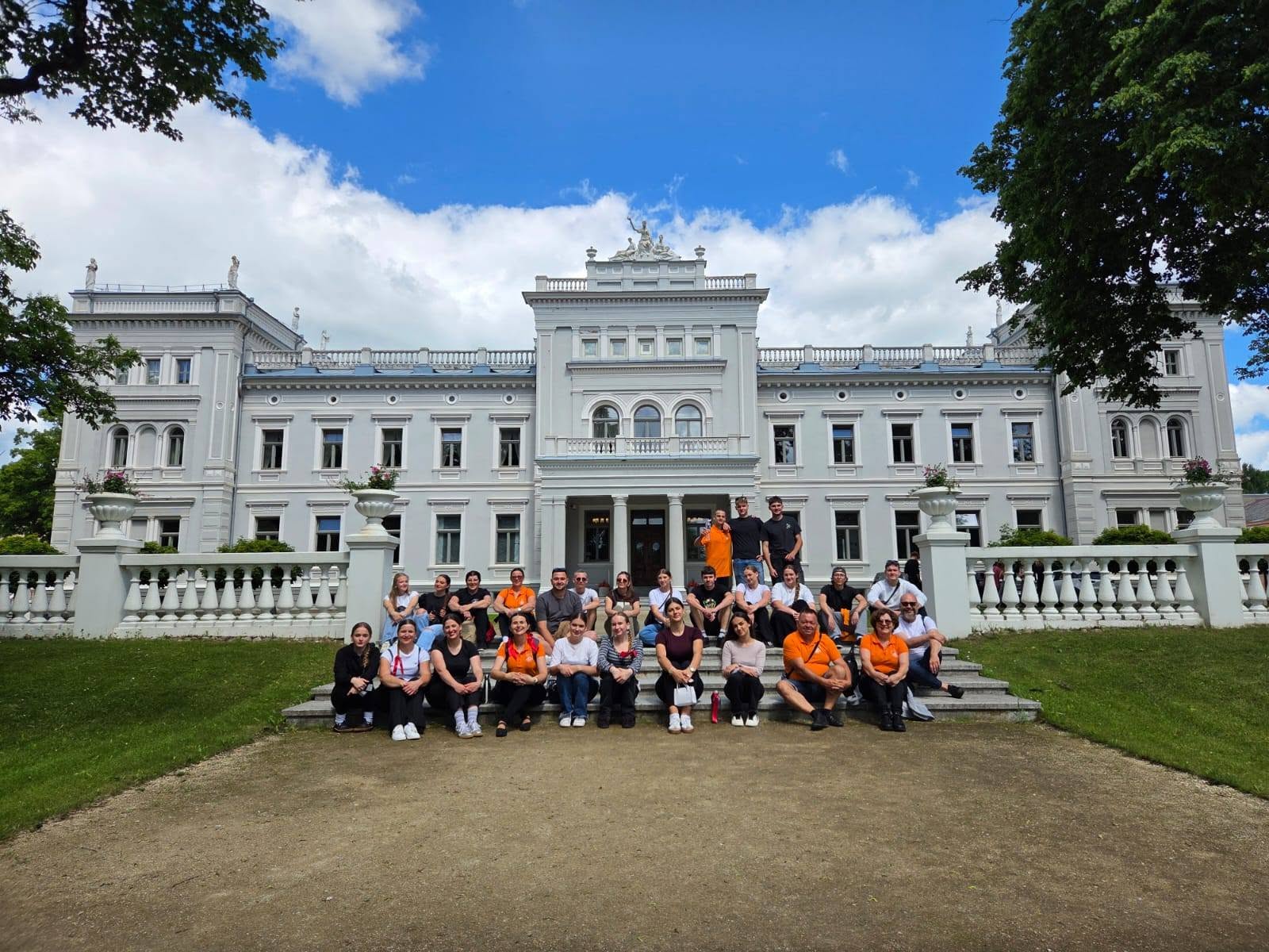 Gostovanje folklornog ansambla u Litvi – tjedan dana, gotovo 4000 km, bezbroj osmijeha, pjesme i uspomena